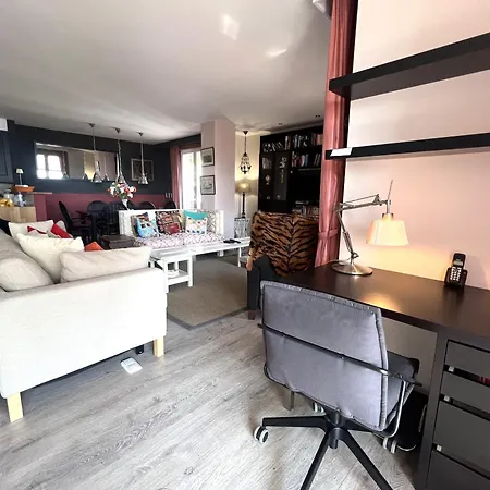 Apartment Marina Seafront By Homing Marbella