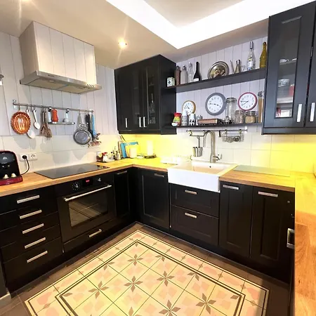 Apartment Marina Seafront By Homing Marbella